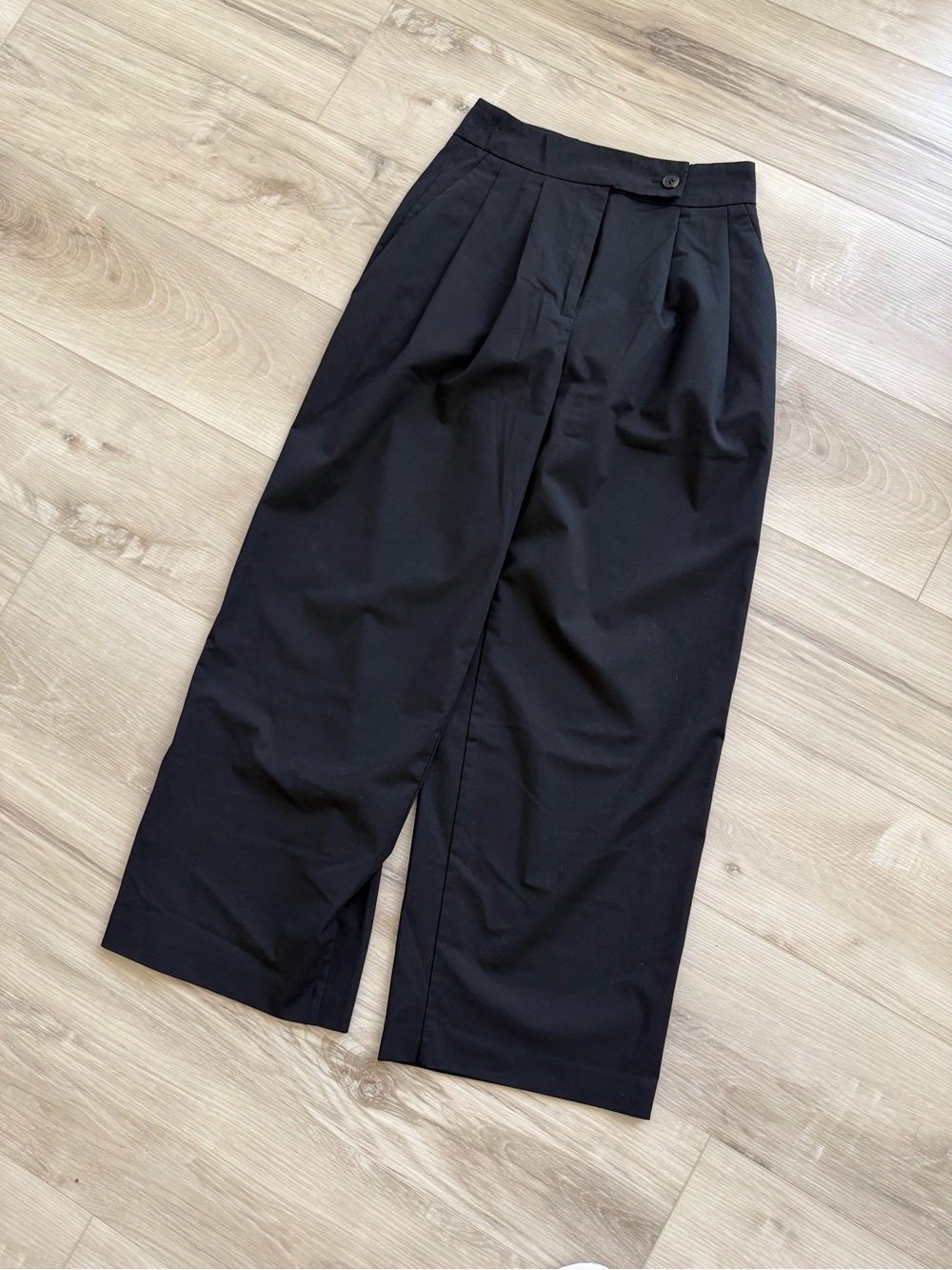 Zara Women Black Wide Straight Pleated Trousers